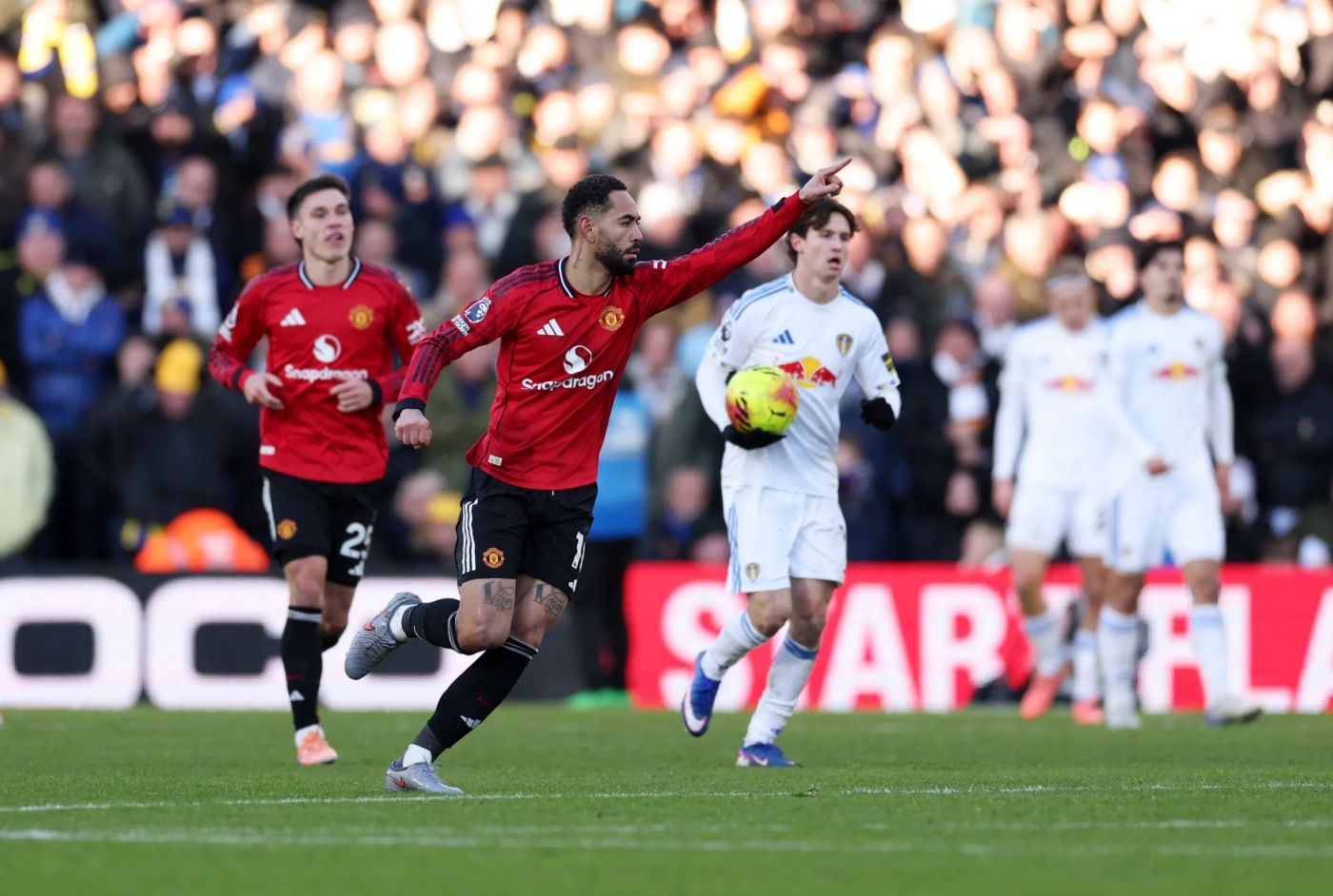 Soi kèo Man United vs Leeds - Vòng 32 Ngoại Hạng Anh